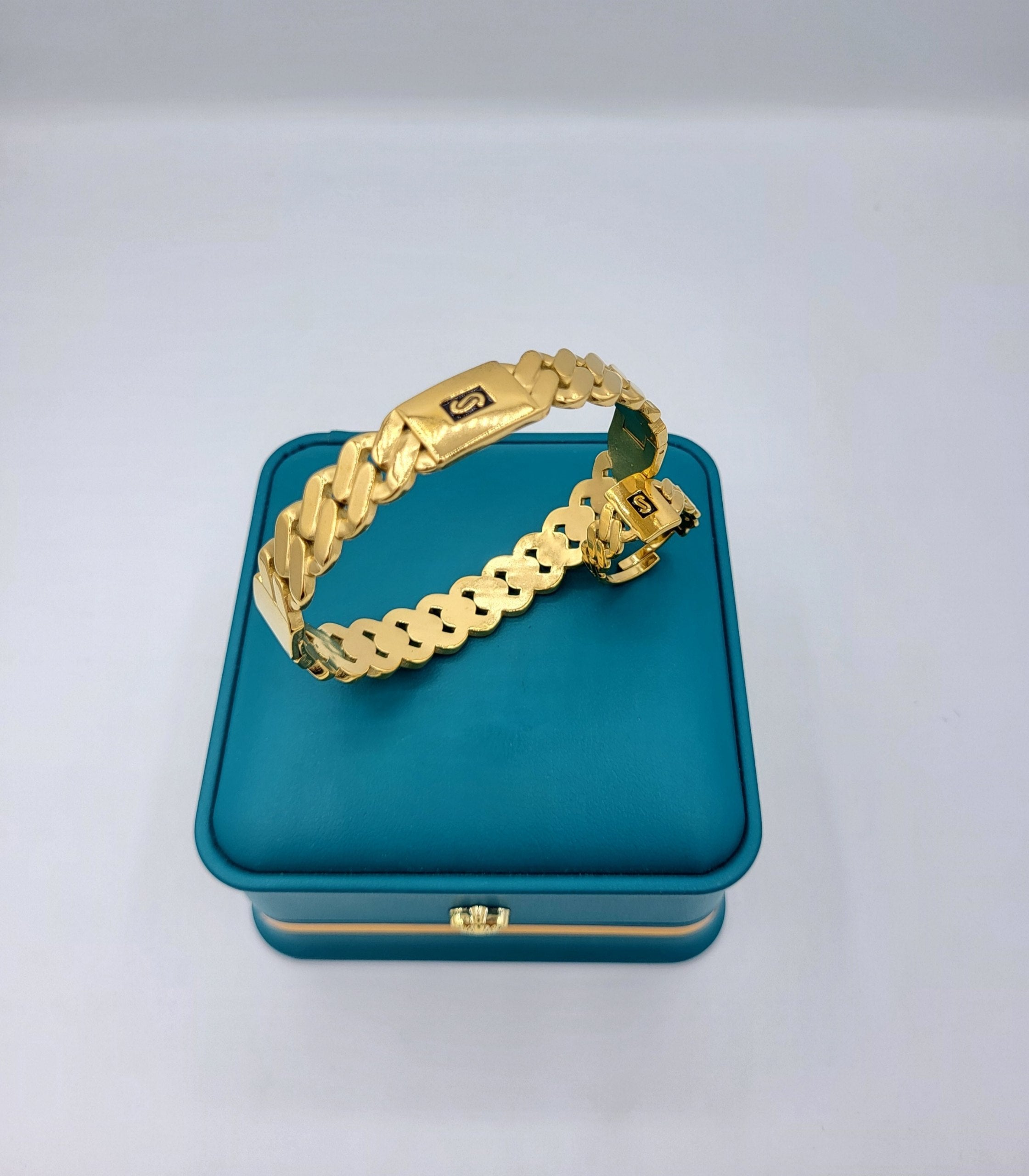 Bracelet et bague Monaco très élégant