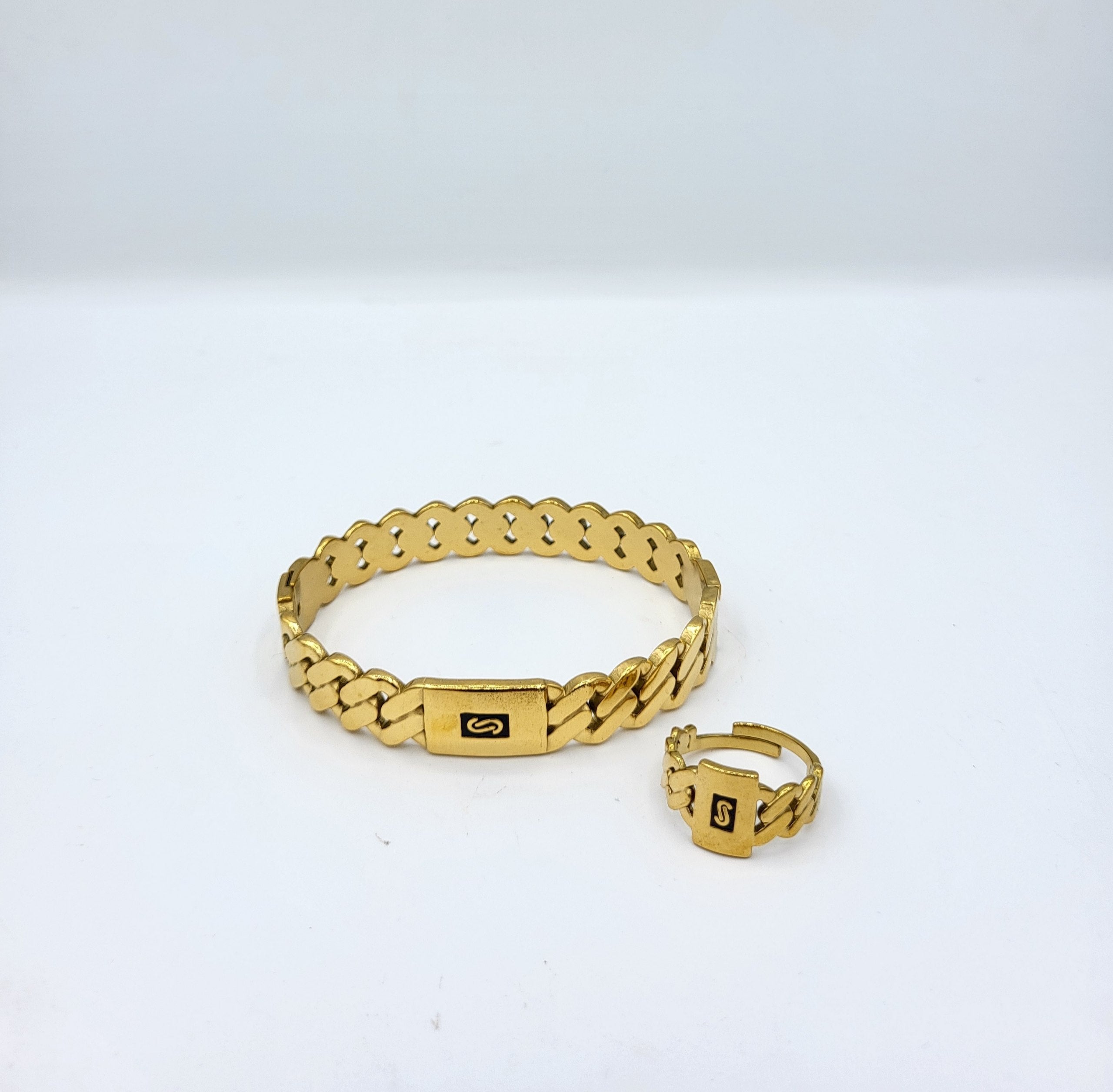 Bracelet et bague Monaco très élégant